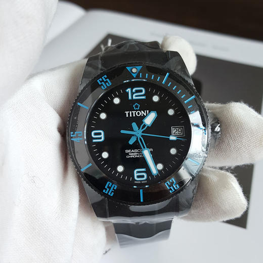 【99新】TITONI 梅花83600C-BL-256天文台认证自动机械机芯日期显示42MM（男款）Seascoper 海洋探索系列碳/陶瓷180426NJ36 商品图5