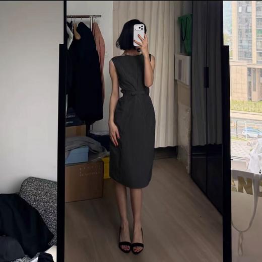 ROMI STUDIO“线条美学”纯手工高密织定线压褶连衣裙 RWDRLY3319 商品图0