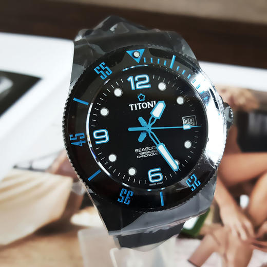 【99新】TITONI 梅花83600C-BL-256天文台认证自动机械机芯日期显示42MM（男款）Seascoper 海洋探索系列碳/陶瓷180426NJ36 商品图3