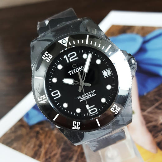 【99新】TITONI 梅花83600C-BK-256天文台认证自动机械机芯日期显示42MM（男款）Seascoper 海洋探索系列碳/陶瓷180426NJ26 商品图4