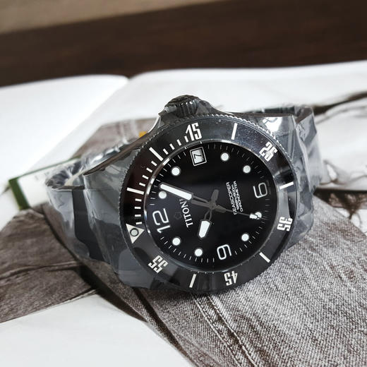 【99新】TITONI 梅花83600C-BK-256天文台认证自动机械机芯日期显示42MM（男款）Seascoper 海洋探索系列碳/陶瓷180426NJ26 商品图5