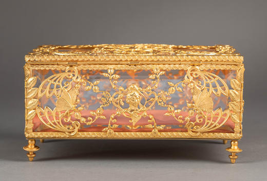 独角鹿西洋古董20世纪初法国出品新艺术风格蝴蝶花卉主题铜鎏金精雕嵌透明水晶珍宝盒 商品图2