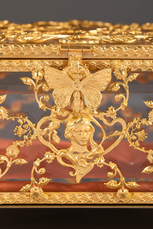 独角鹿西洋古董20世纪初法国出品新艺术风格蝴蝶花卉主题铜鎏金精雕嵌透明水晶珍宝盒 商品图9