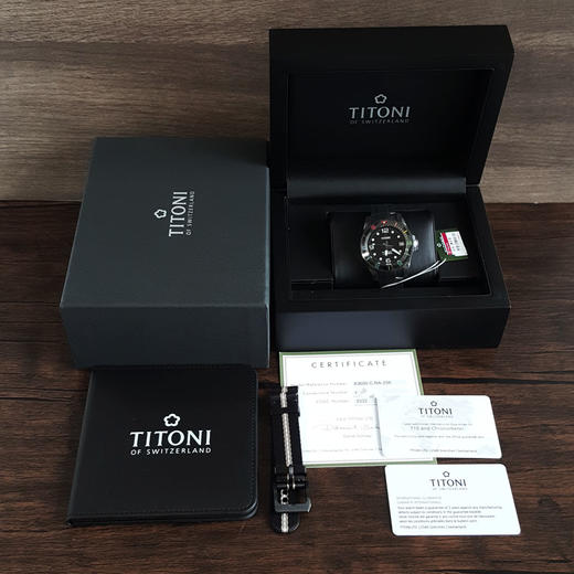 【99新】TITONI 梅花83600C-RA-256天文台认证自动机械机芯日期显示42MM（男款）Seascoper 海洋探索系列碳/陶瓷180426NJ24 商品图1