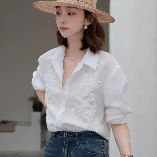 Five-apc重工刺绣亚麻棉白衬衫 | 穿出自由恣意腔调，万针浮雕刺绣，低调中透着华丽感 商品图3
