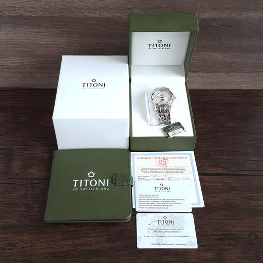【99新】TITONI 梅花94788 S-747天文台认证自动机械机芯日期、星期、月份显示；月相40MM（男款）Master Series大师系列精钢180426NJ44 商品图1