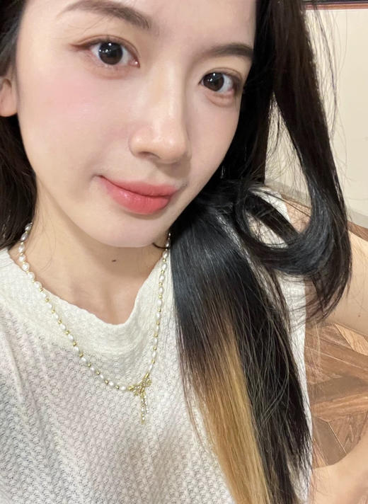 礼盒发货【正品DaNiu甜美皓石蝴蝶结淡水珍珠项链】堪称配饰界的"万能王炸"妥妥的小众高级感气质款 珠身温润柔光，每一颗都自带天然肌理，复古又灵动。 商品图4