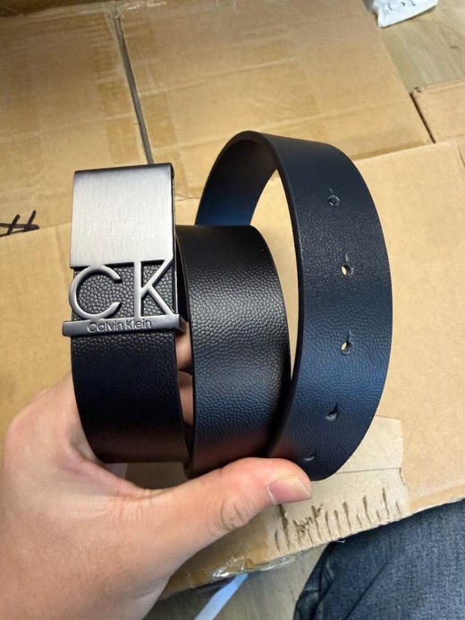 原单正品 CK头层牛皮腰带
1000多条清货
部分带绿色贴纸，原单出口
全部原版包装
2个尺码
S140斤之内  
M140-170斤
原价59.9美金 商品图8