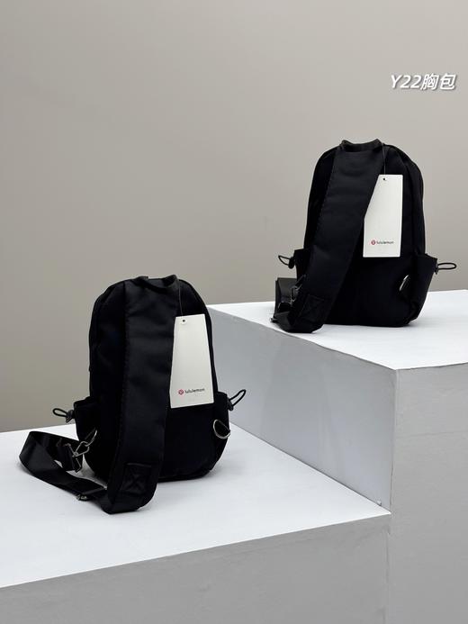 2026夏季升级款，lululemon男女情侣款斜拉链单肩斜背包 商品图2