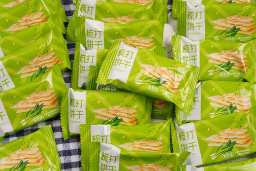 💰19.9拿下80包❗️【香葱苏打饼干】😋真的香到我啦‼️香葱味的苏打饼干，浓浓的香葱味，咸香酥脆💖老少皆宜 商品图1