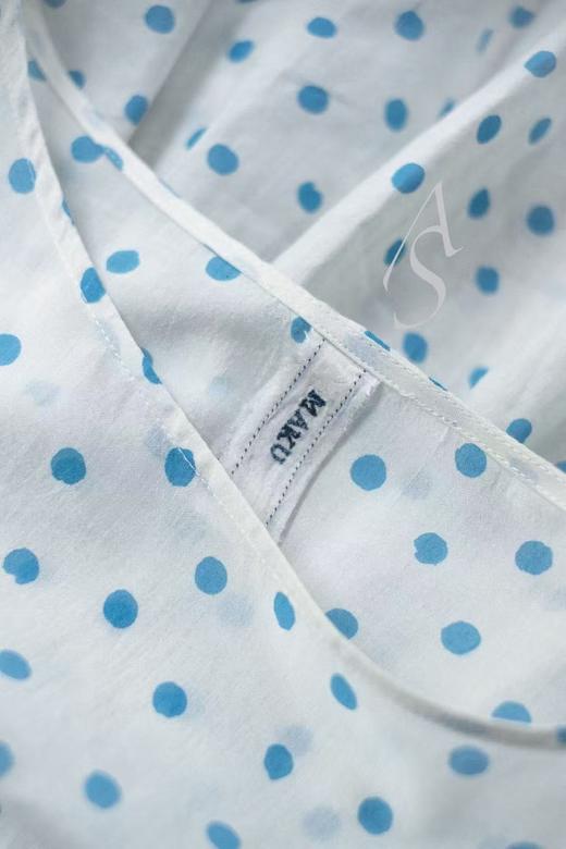 Maku 26SS 白蓝波点手织丝棉打褶上衣 商品图4