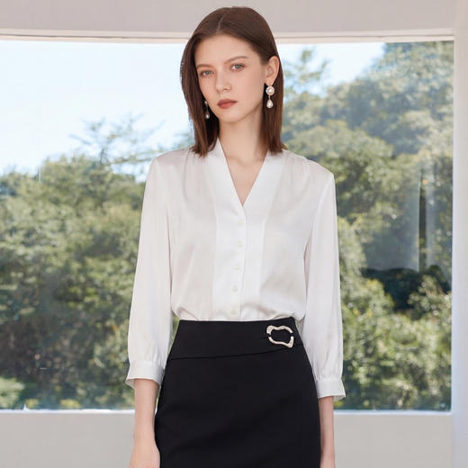 IWY/轻熟通勤风V领白衬衫女五分袖轻奢简约气质感百搭上衣内搭26B978 商品图0