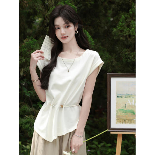 鹿向南「夏木温柔」气质高级感杏色短袖T恤女夏季不规则收腰上衣 商品图0