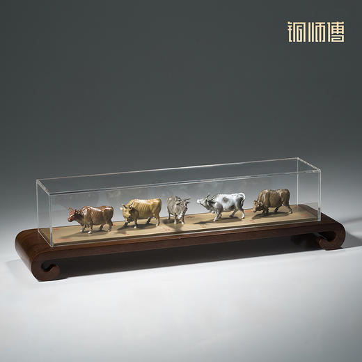 铜师傅 见微系列《五牛迎福》客厅桌面铜牛摆件 家居装饰工艺品 商品图1