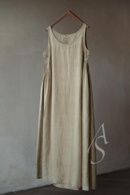 Maku 26SS 茶金色手织真丝刺绣背心裙 商品图4