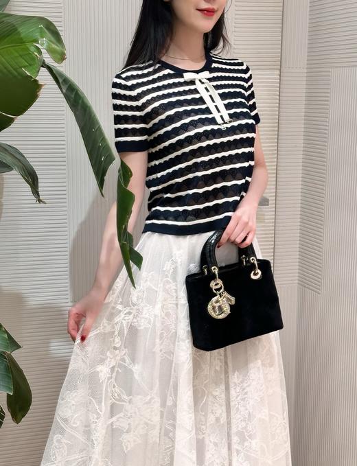 女款条纹针织镂空上衣he010 商品图2