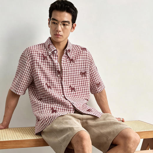 Schenvega情侣小马格子印花短袖衬衣 减龄穿搭 拿捏职场 松弛度假 男女同款 ELXM99-CY669 商品图2