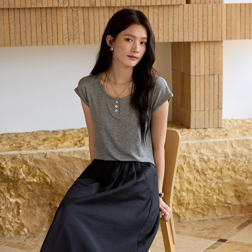 有进口凭证！【特妮娜 天丝醋酸羊毛•亨利领T】面料全部采用进口材质 采用新式高密窄针工艺 车线高密平整 无多余线头 精致做工 简约百搭  上身不粘肤 透气排汗 商品图3