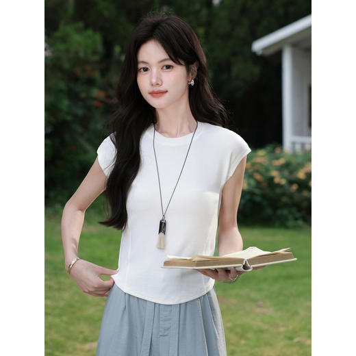 鹿向南「软糯云白」白色T恤女夏季新款小众垂感修身正肩短袖上衣 商品图1