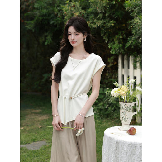 鹿向南「夏木温柔」气质高级感杏色短袖T恤女夏季不规则收腰上衣 商品图3