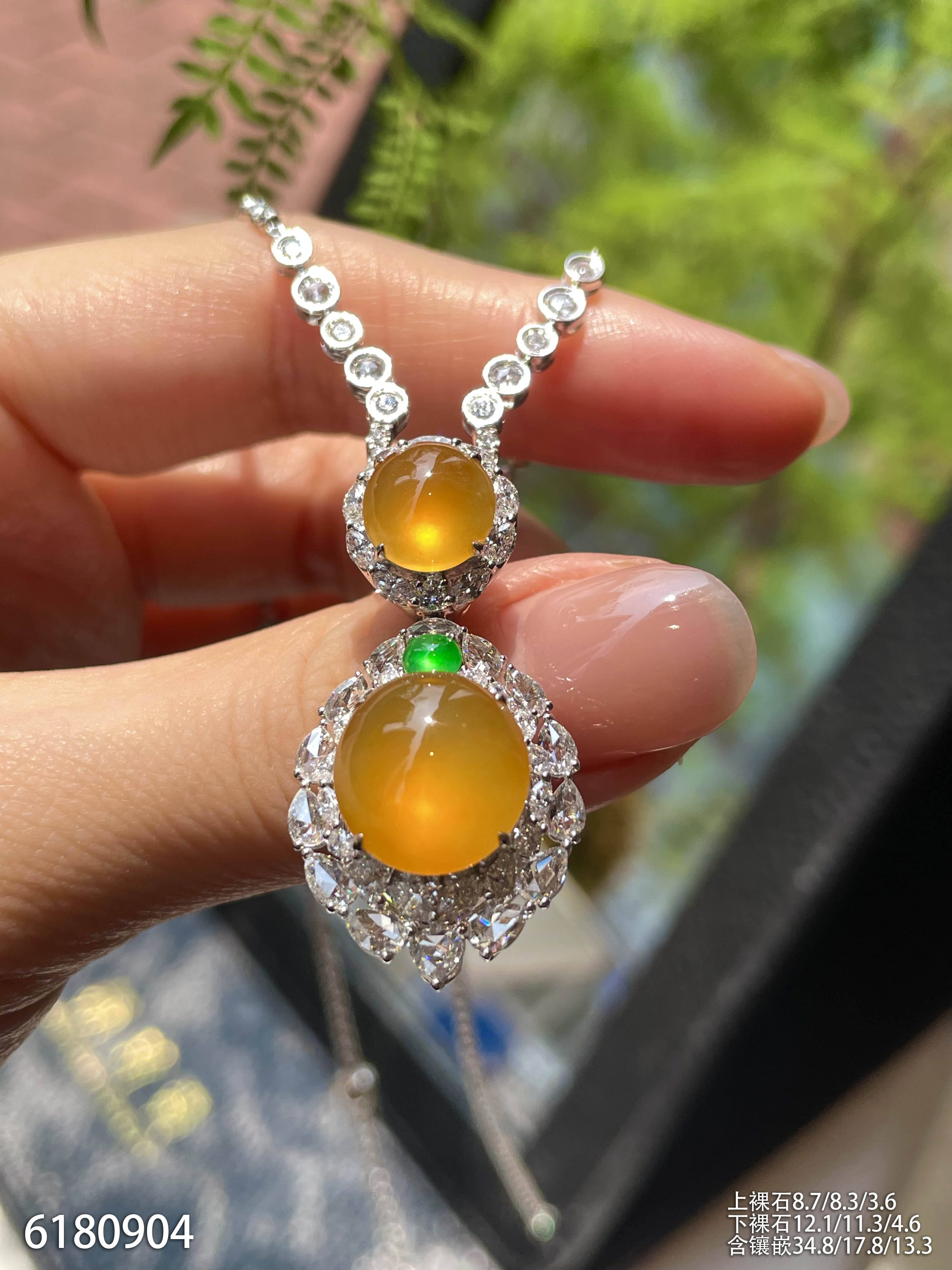 6180904，黄翡蛋面吊坠。具体价格微信咨询