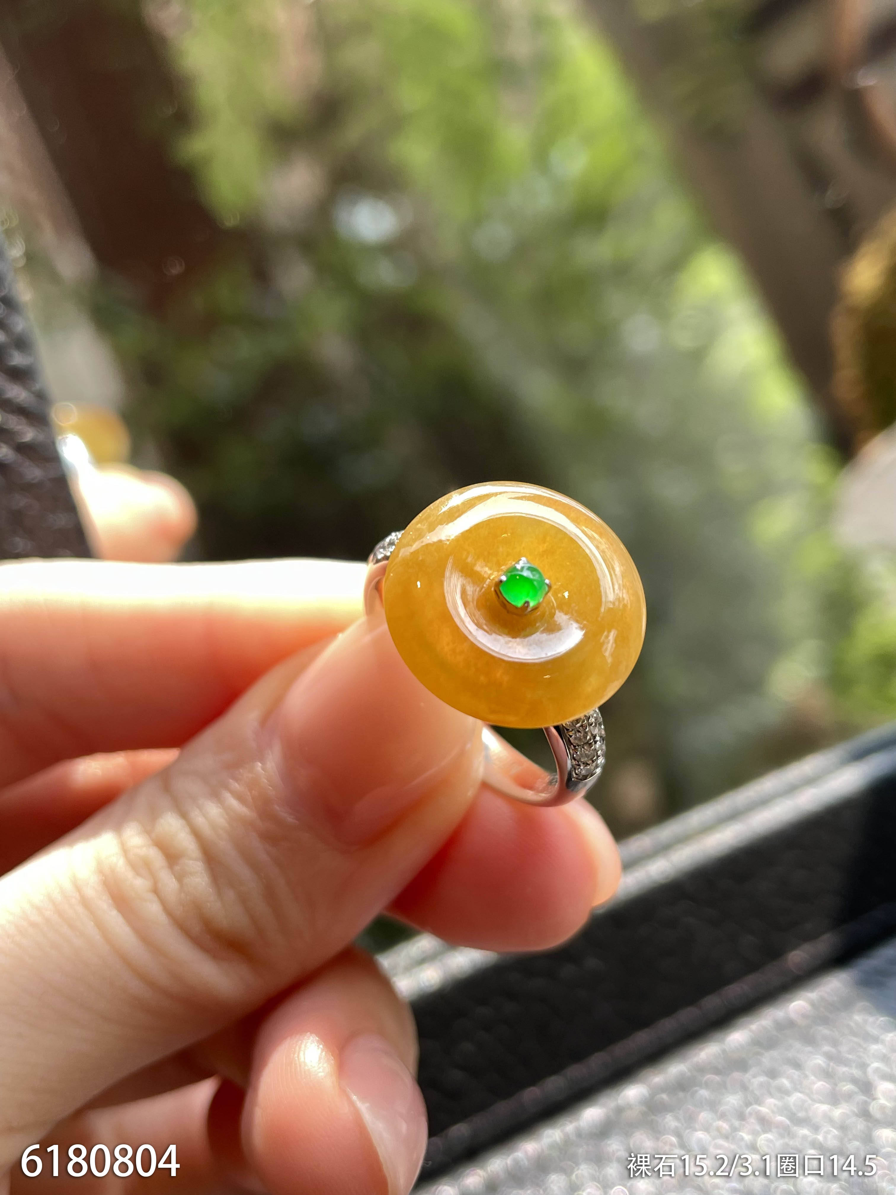 6180804，黄翡平安扣戒指。具体价格微信咨询