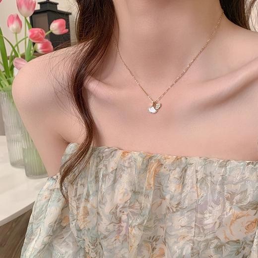 卡蒂罗KADER 杏运流光项链  新中式银杏叶贝壳小裙子吊坠设计 优雅温柔气质时尚百搭好运 商品图3