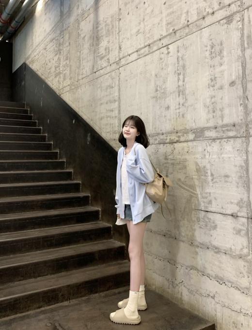 五一【步履轻享档】充值899元赠品-Yeezy拖鞋&小香卡包（二选一） 商品图11