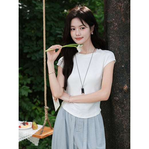 鹿向南「软糯云白」白色T恤女夏季新款小众垂感修身正肩短袖上衣 商品图3