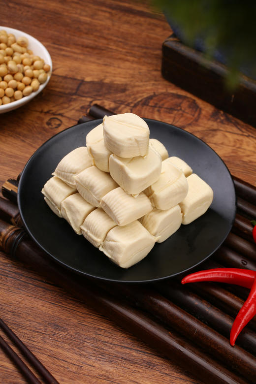 3盒💰19.9【云南石屏包浆豆腐】赠送辣椒面蘸料，煎炸烤煮‼️✅精选颗粒大非转基因大豆，满满优质蛋白，豆香浓郁✅井水点制工艺，质地细腻，清香滑嫩，口感好🤤 商品图1