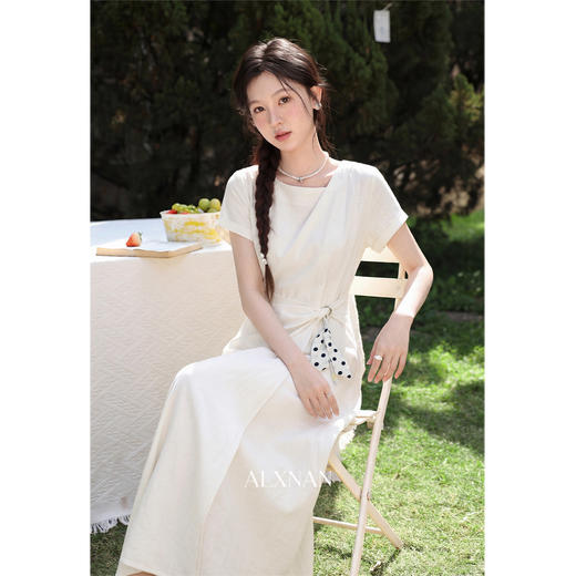 鹿向南「琉森漫歌」法式温柔初恋浪漫风气质女夏季新款收腰连衣裙 商品图1