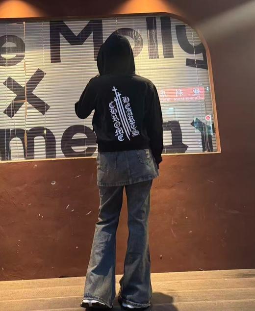 女款短款印花连帽外套he009 商品图3