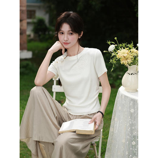 鹿向南【0428/20:00新品前1小时7折限量100件】米白色T恤 商品图4