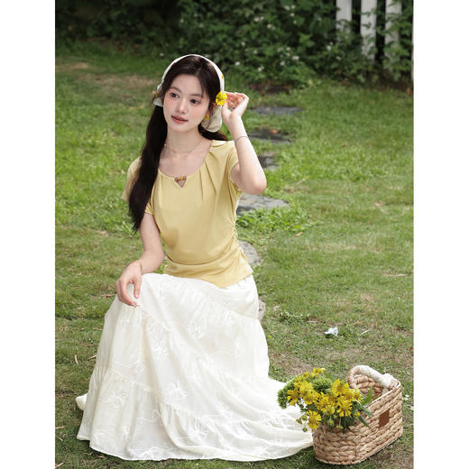 鹿向南【0428/20:00新品前1小时5折限量100件】奶黄色T恤 商品图4