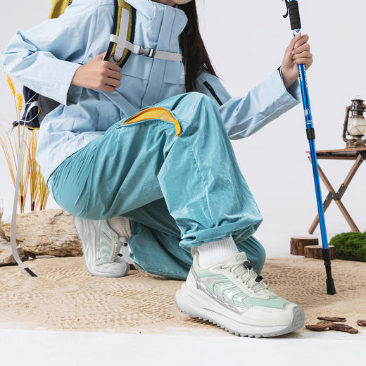 【耐造牛筋底 免系鞋带 缓震回弹】头层牛皮鞋面情侣款缓震休闲跑鞋 商品图3