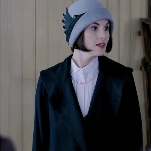 Downton Abbey 风格【唐顿庄园风 · 极光淡水珍珠塔链】｜预算友好的入门级“古董感”珠宝
这条塔链，真的是温柔到骨子里的那种 3-7mm 极光 商品图7