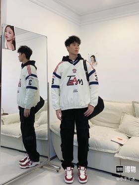 阿迪originals TEAM WOVEN PULLOVER 宽松V领运动套头卫衣 男女同款