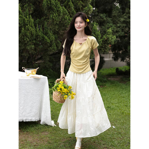 鹿向南【0428/20:00新品前1小时7折限量100件】杏色半身裙 商品图1