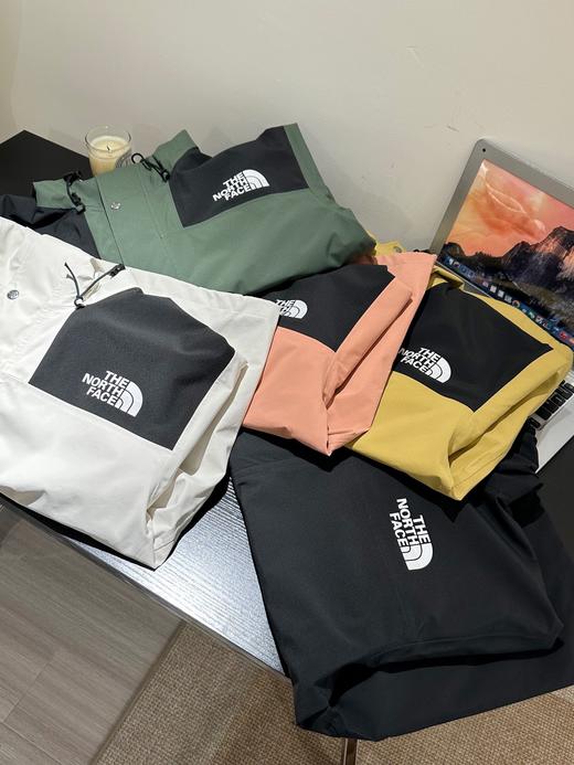 亏清亏清‼️‼️Tnf 1986𝐈𝐜𝐨𝐧系列 男女款冲锋衣 商品图1