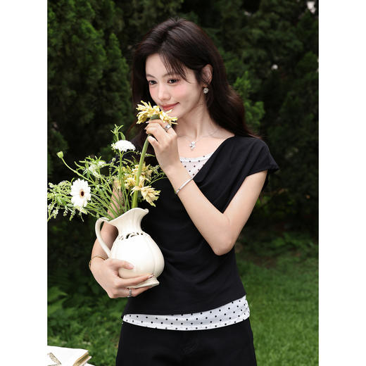 鹿向南【0428/20:00新品前1小时7折限量100件】黑色假两件T恤 商品图2