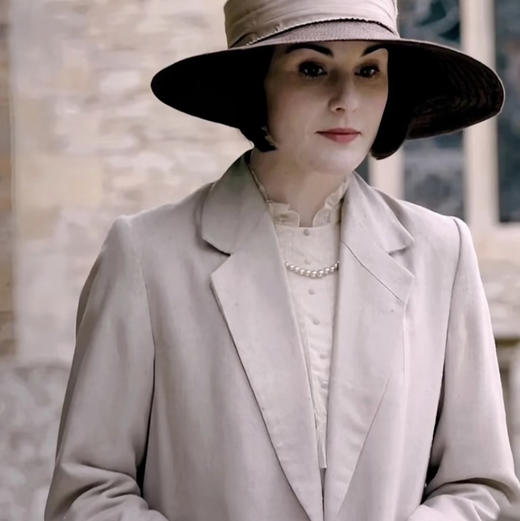 Downton Abbey 风格【唐顿庄园风 · 极光淡水珍珠塔链】｜预算友好的入门级“古董感”珠宝
这条塔链，真的是温柔到骨子里的那种 3-7mm 极光 商品图8