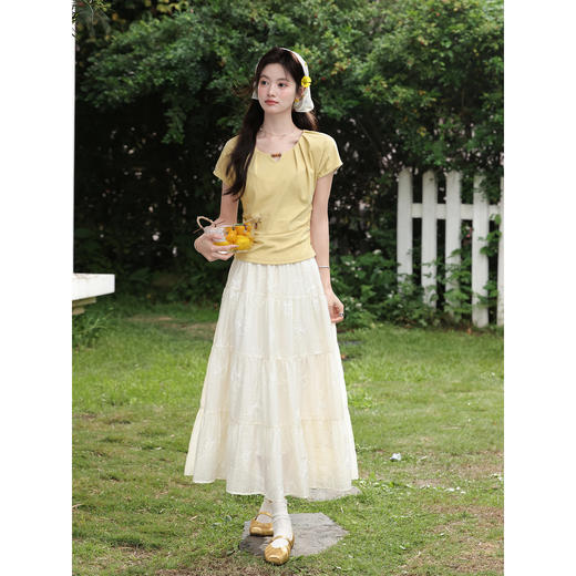 鹿向南【0428/20:00新品前1小时7折限量100件】杏色半身裙 商品图2