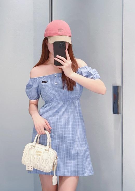 女款薄棉格纹一字肩连衣裙la017 商品图3