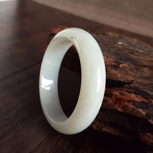 【天然正品】A货翡翠天然正桩细腻无纹裂60号青白底细豆种翡翠手镯60号120426TJ13 商品图4