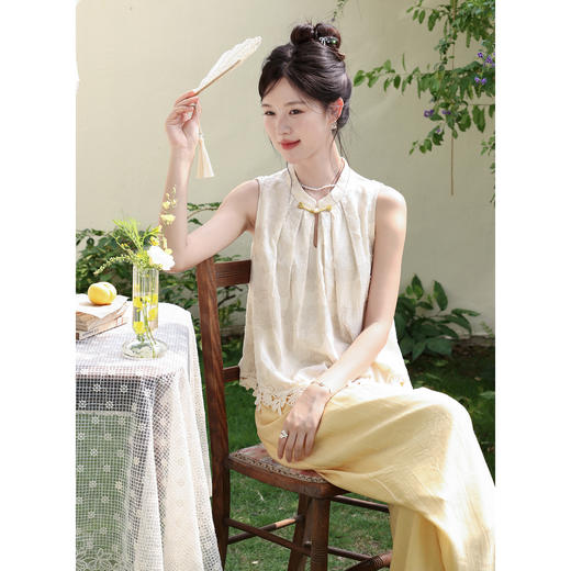 鹿向南【0428/20:00新品前1小时7折限量100件】杏色背心 商品图4