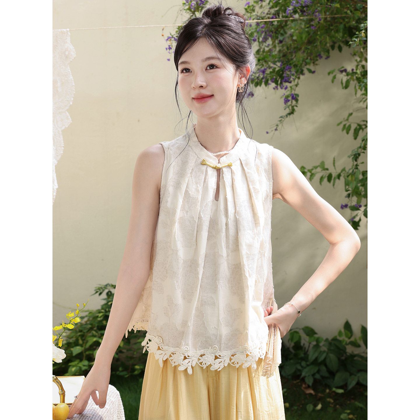 鹿向南【0428/20:00新品前1小时7折限量100件】杏色背心