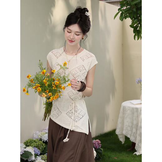 鹿向南【0428/20:00新品前1小时7折限量100件】杏色针织衫 商品图3