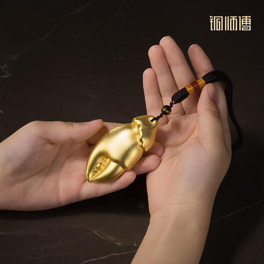 铜师傅《手中有钱(镀金版)》螃蟹钳手把件家居把玩解压送老师礼品 商品图4