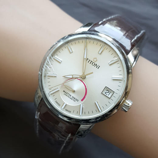 【99新】TITONI 梅花94388 S-ST-578天文台认证自动机械机芯日期显示、动力储备显示 41MM（男款）Master Series 大师系列精钢180426NJ05 商品图8