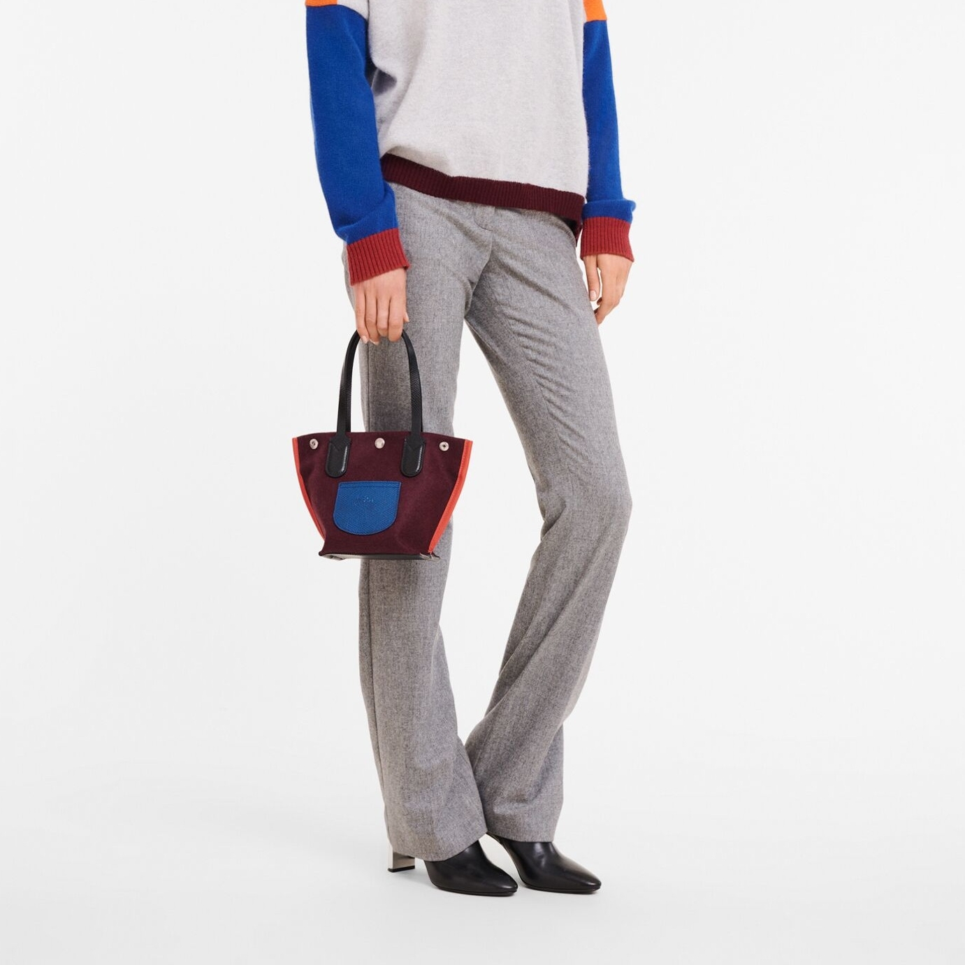【Longchamp】Essential系列背提包